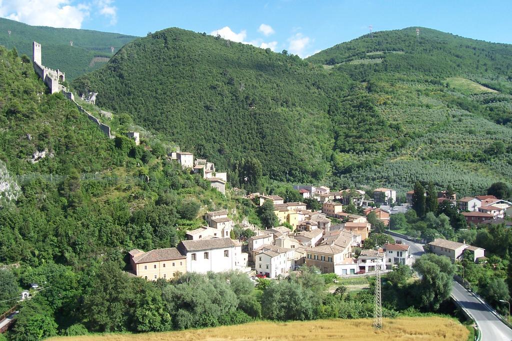 Casale Le Due Querce Pensionat Ferentillo Exteriör bild